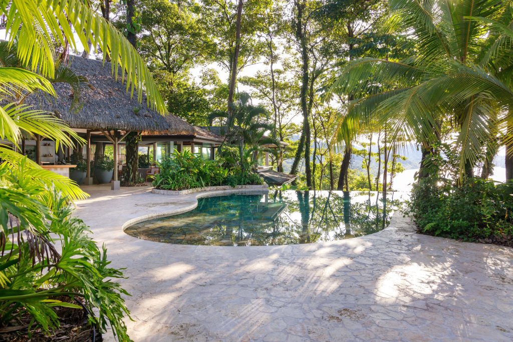 Mirador pool